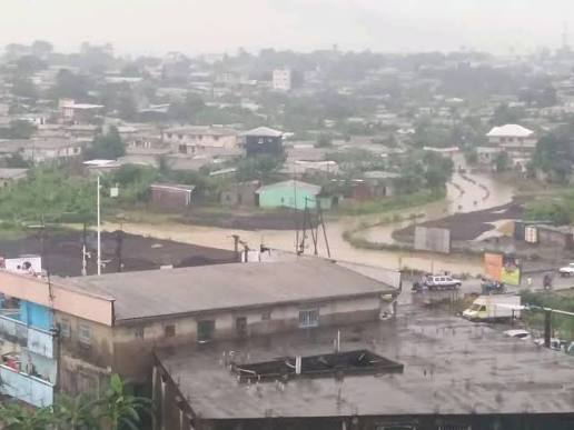 Évacuation Eaux de Pluie à Douala